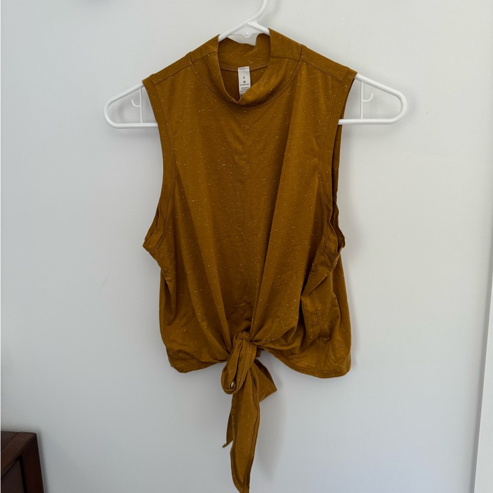 Lululemon top